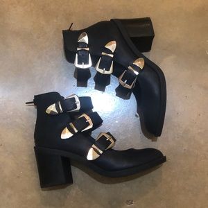 matty’s rodger chunky black caged buckle booties